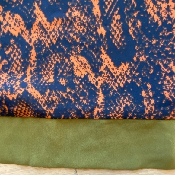 CAbi #101 Women's Border Wrap Snake Skin Print Navy-Rust Blouse - Picture 9 of 15